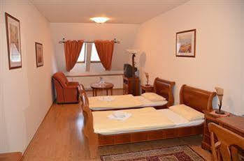 Penzion Scarlet Trencin Exterior photo